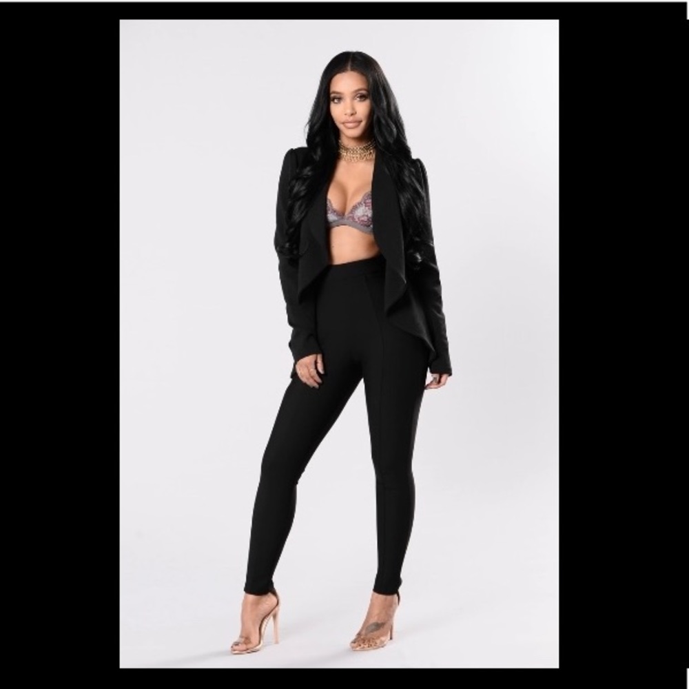 Fashion Nova Chic Black Stretchy/Breezy Blazer